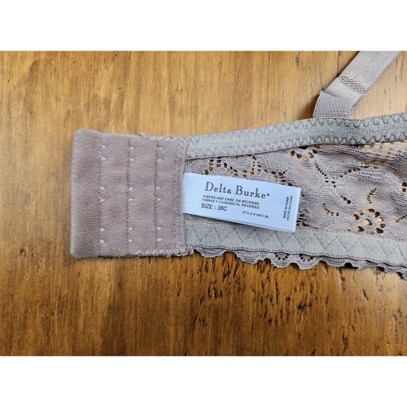 Delta Burke Bra Womens Size 38C Purple Floral Lightly Lined Padded Back Closure - Picture 3 of 9